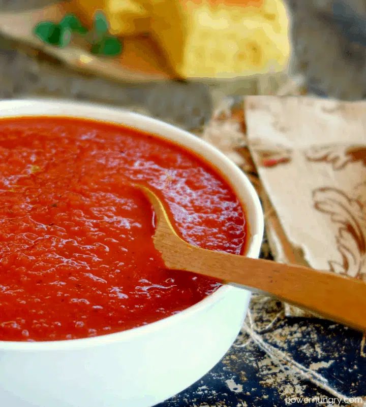 3-Ingredient Vegan Tomato Soup {straightforward}