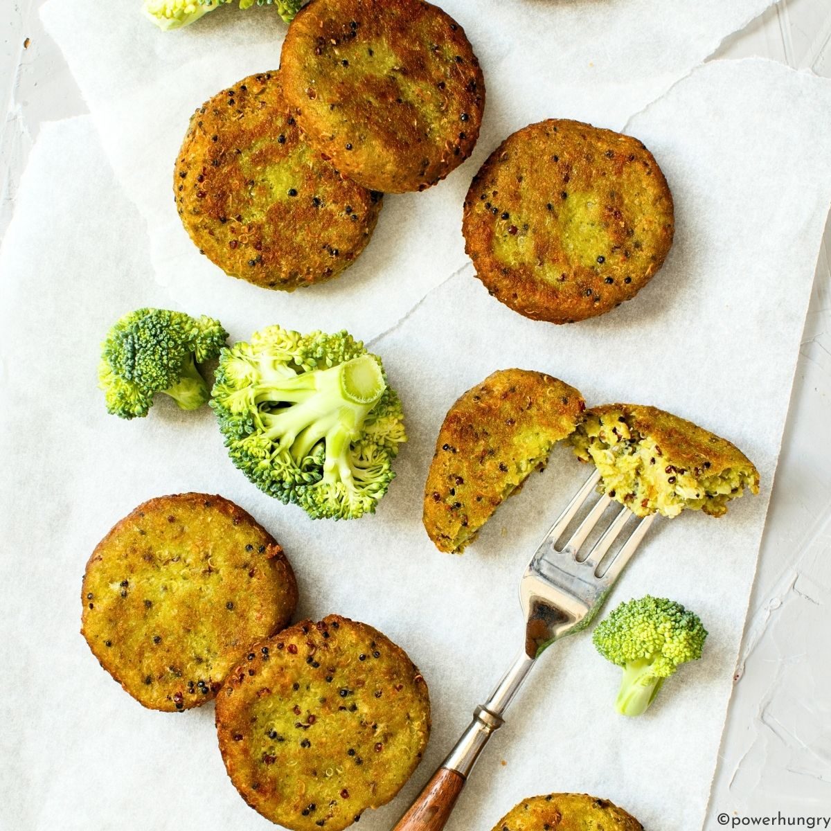 Broccoli Quinoa Protein Cakes (V, GF, Oil-Free)