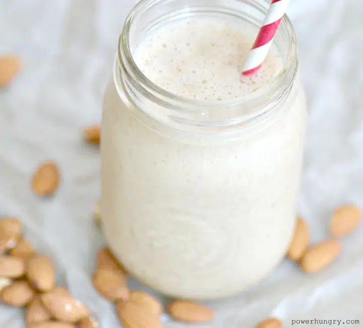 3-Ingredient Banana Almond Breakfast Shake (Vegan)