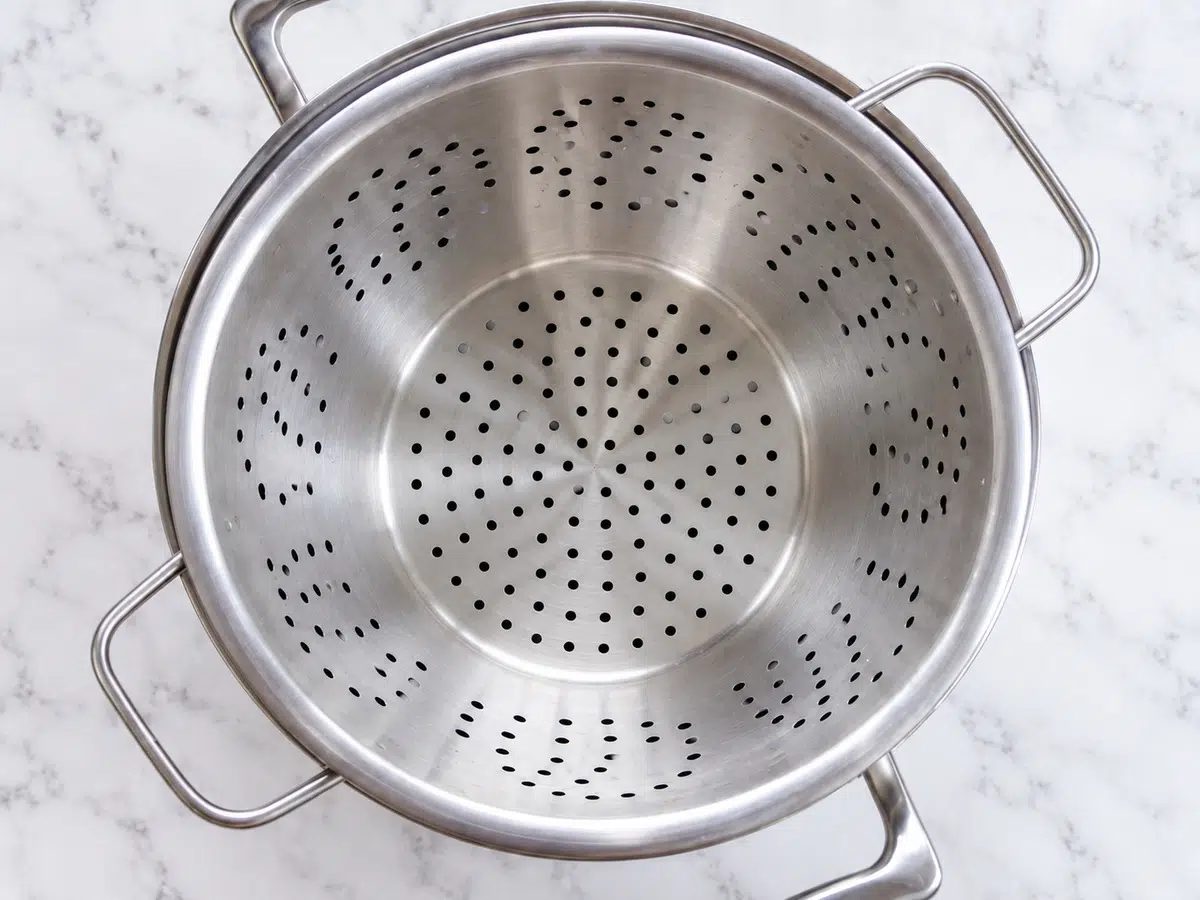 cabbage noodles empty steamer setup