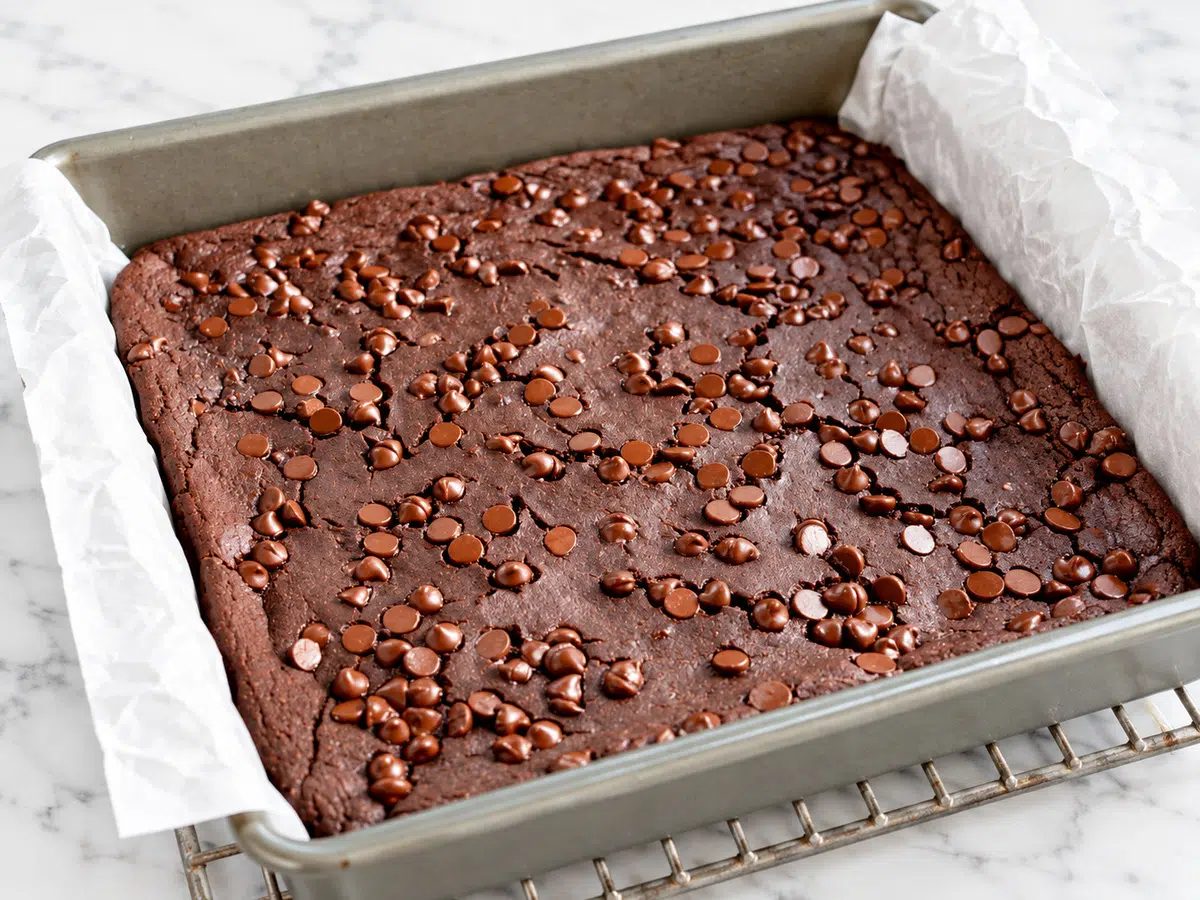baked vegan low calorie brownies in pan