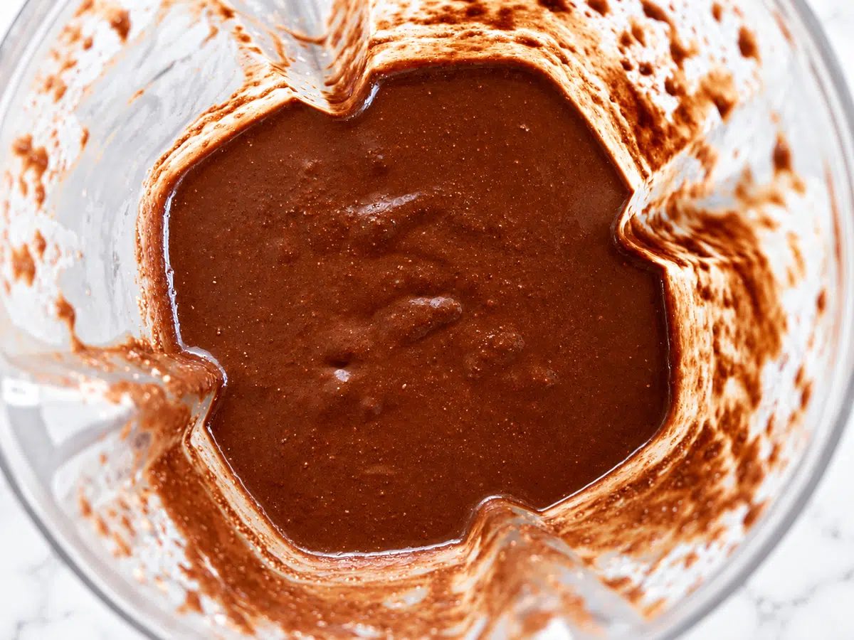 blended batter for vegan low calorie brownies