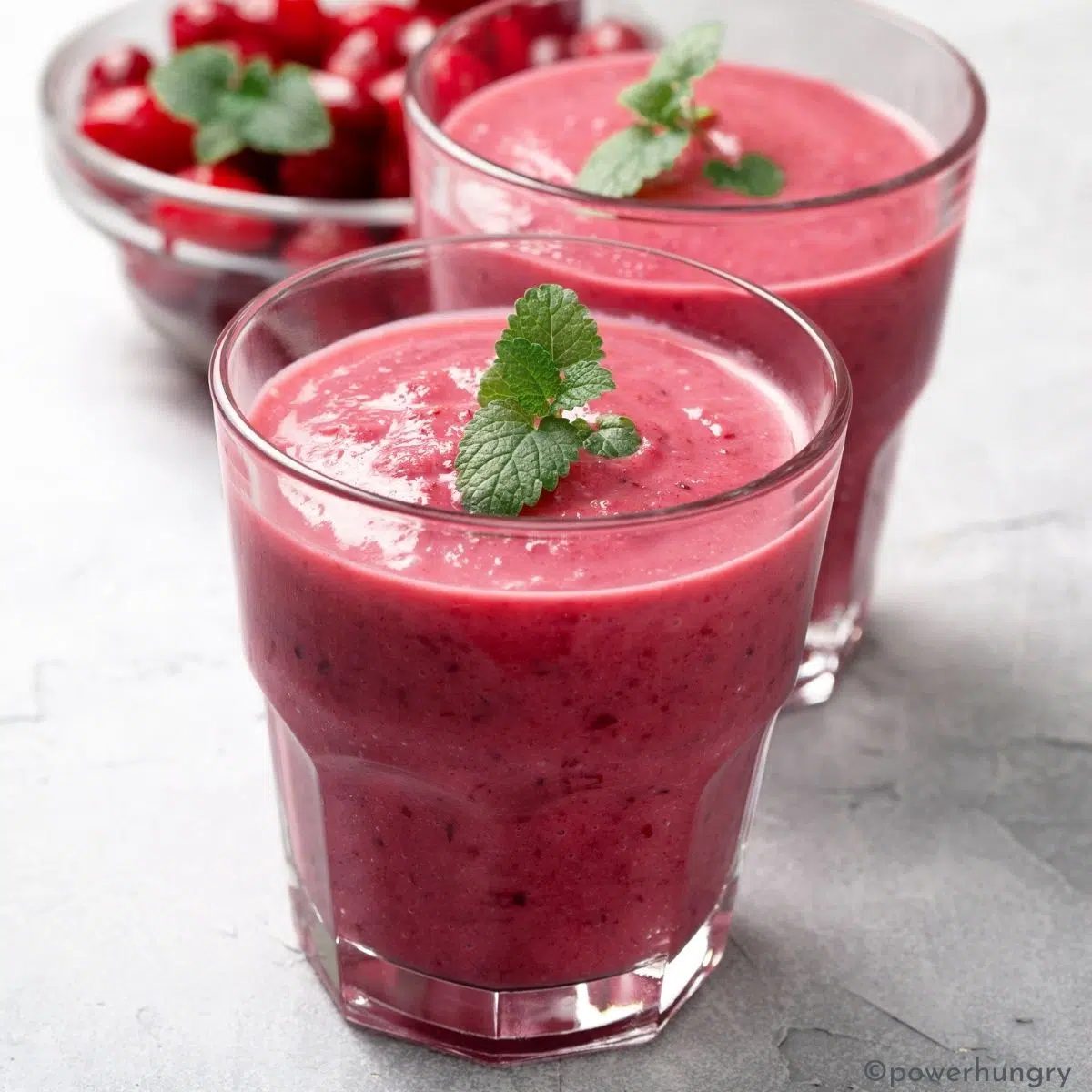 Cranberry Banana Smoothie (3 ingredients)