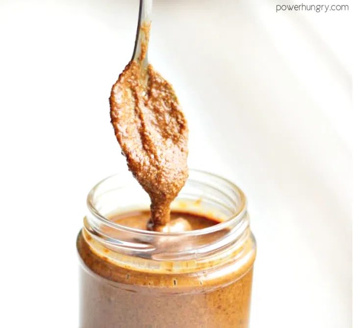 DIY Almond Butter (1 Ingredient)