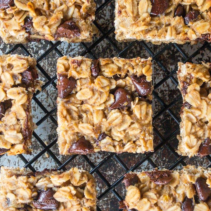 Chocolate Chip Peanut Butter Banana Oat Bars (4 ingredients)