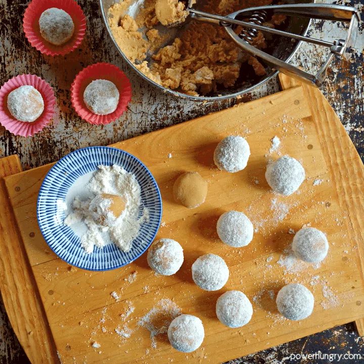 4-Ingredient Peanut Butter Energy Balls (V, GF, No Oats)
