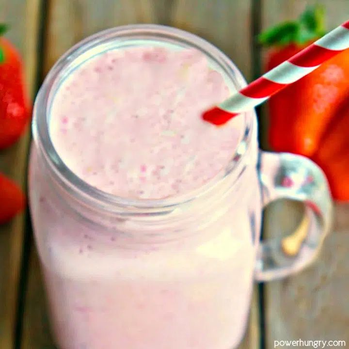 Vegan Strawberry Cashew Smoothie {no added sugar}