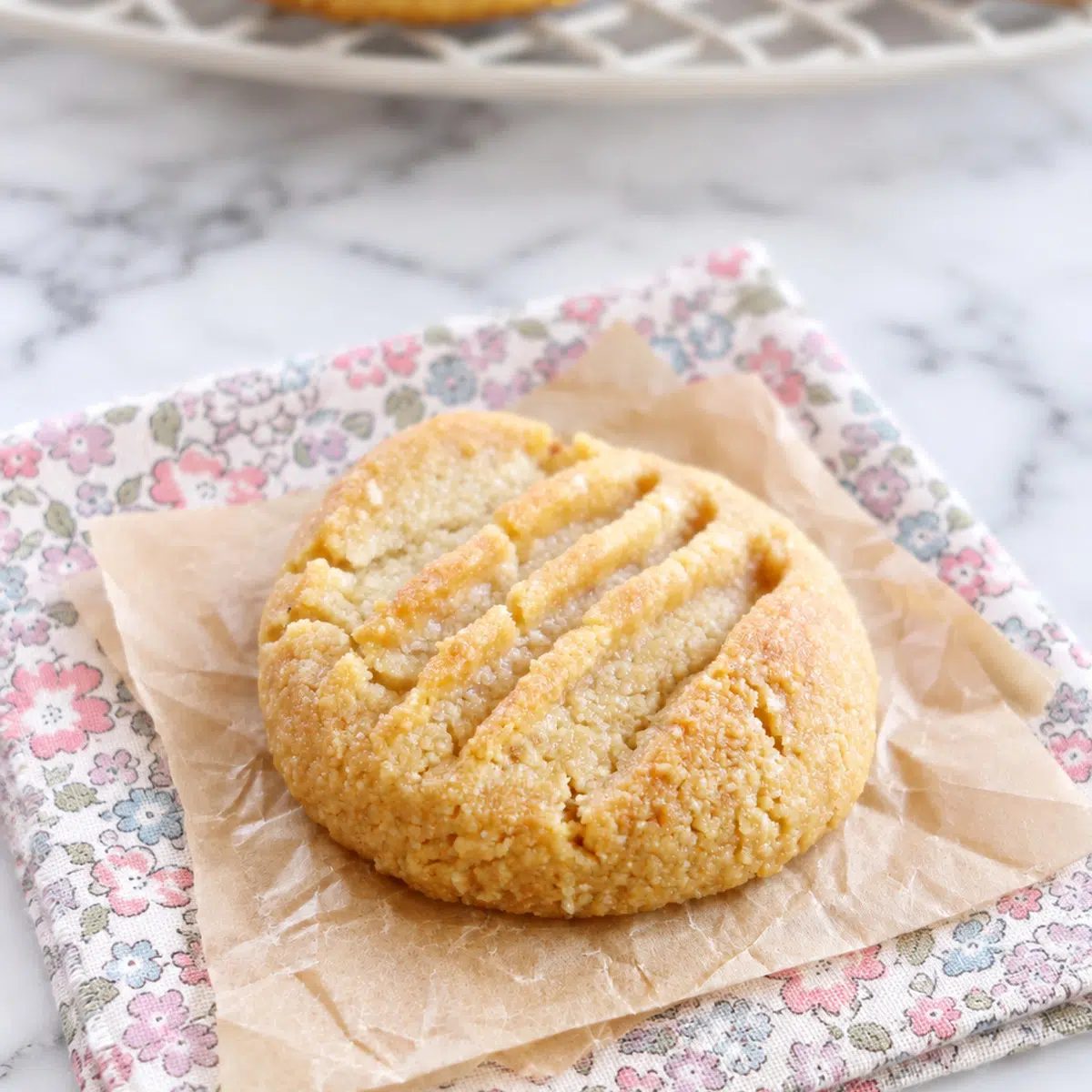 almond flour shortbread cookies hero image