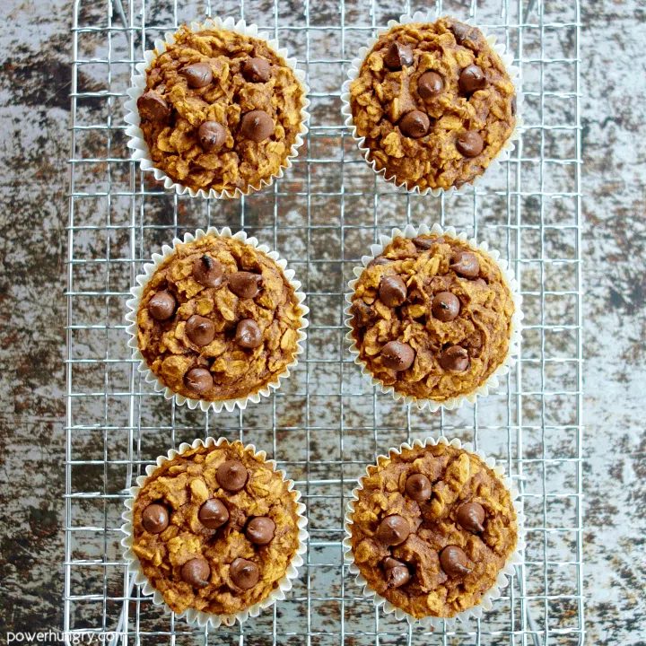 Six pumpkin oatmeal cups on a cooling rack