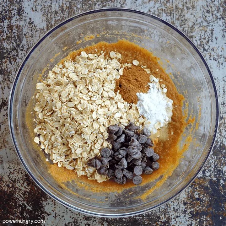 Bowl of pumpkin batter for oatmeal cups