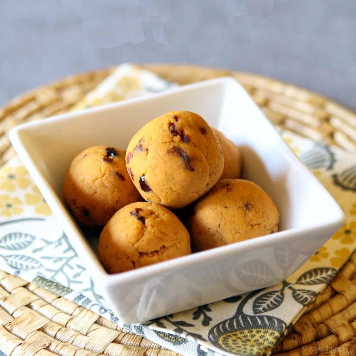 Vegan Pumpkin Cranberry Protein Balls (No Oats)