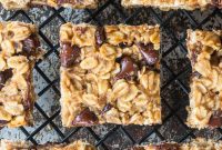 Effortless 4-Ingredient Peanut Butter Banana Chocolate Oat Bars